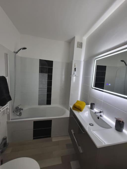 Studio "La Parenthese", A 50 Metres De La Plage Saint-Quay-Portrieux ภายนอก รูปภาพ